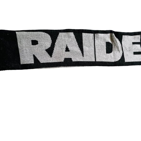 Las Vegas Raiders NFL Team Scarf With Logo & Fringe - Picture 9 of 9